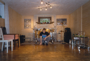 metal-bar_1997_1.jpg (95810 Byte)
