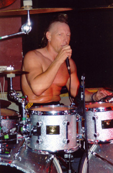 mike_staubsauger.jpg (57115 Byte)